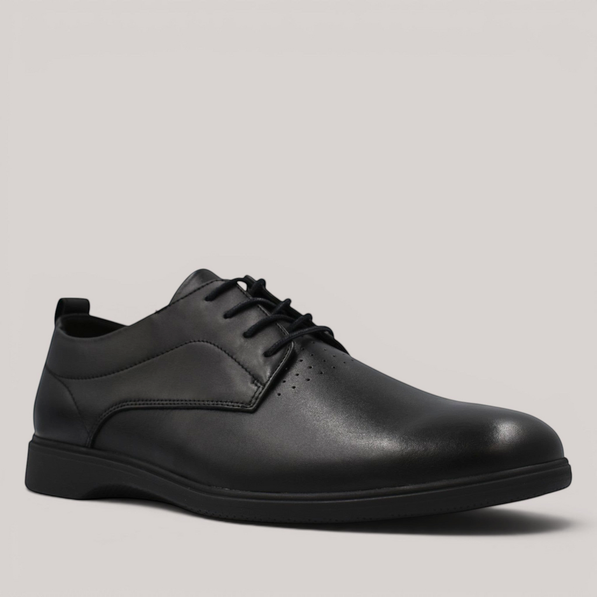 Grundy's Shoes Amberjack The Original black full grain leather lace-up dress shoe with a durable TPU outsole.