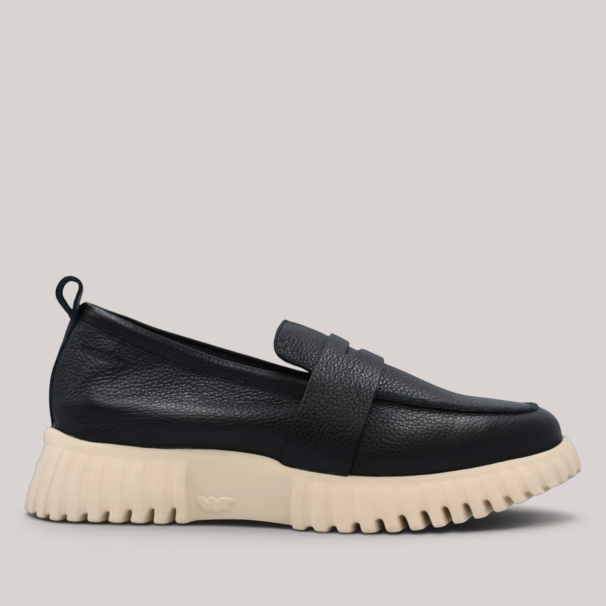 Grundy's Shoes Wonders 4410 black leather loafers with a chunky beige WondersFly sole and rear pull tab