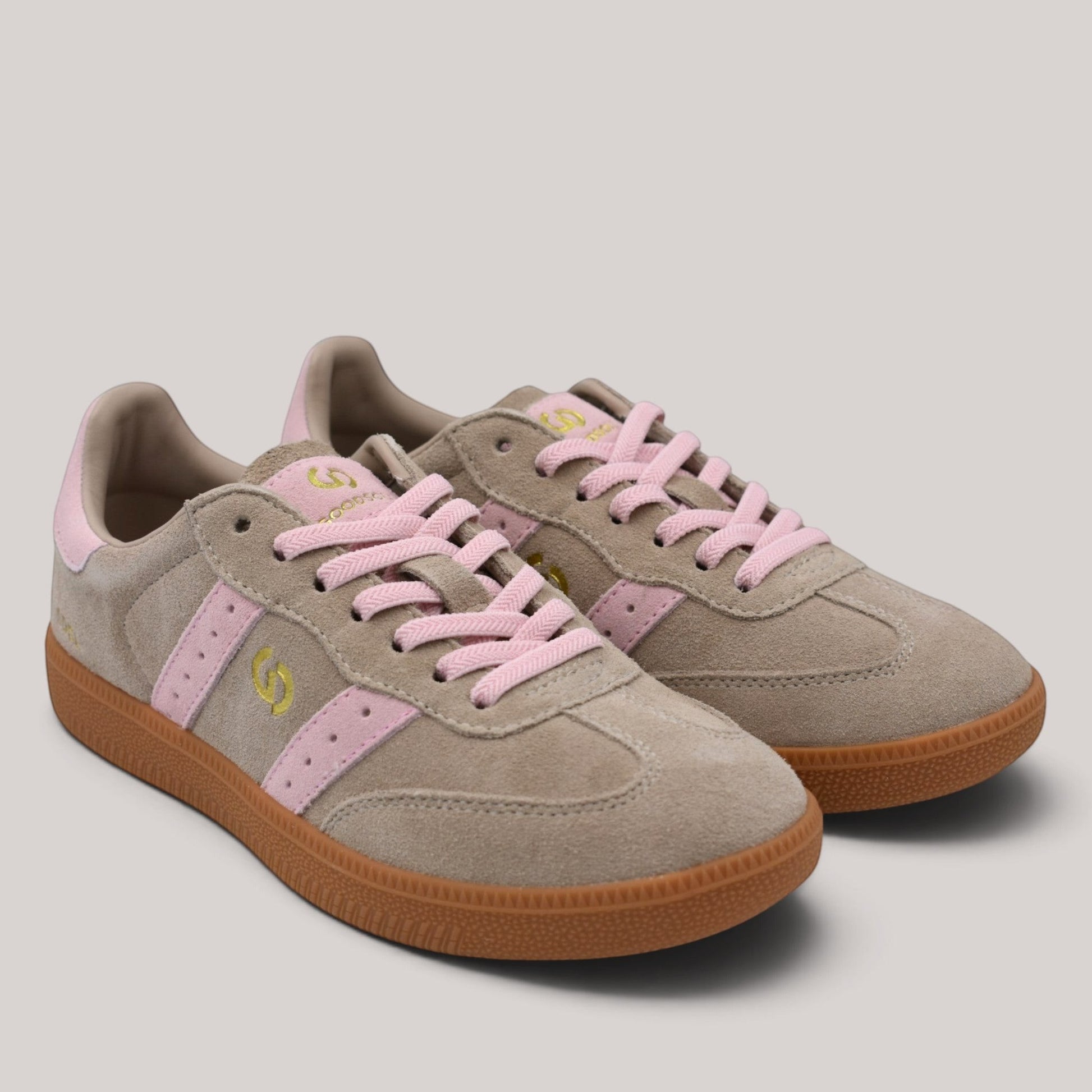 Grundy's Shoes Goodsole 2001 Parallel women's sneakers in beige suede and pink leather with a gum rubber sole.